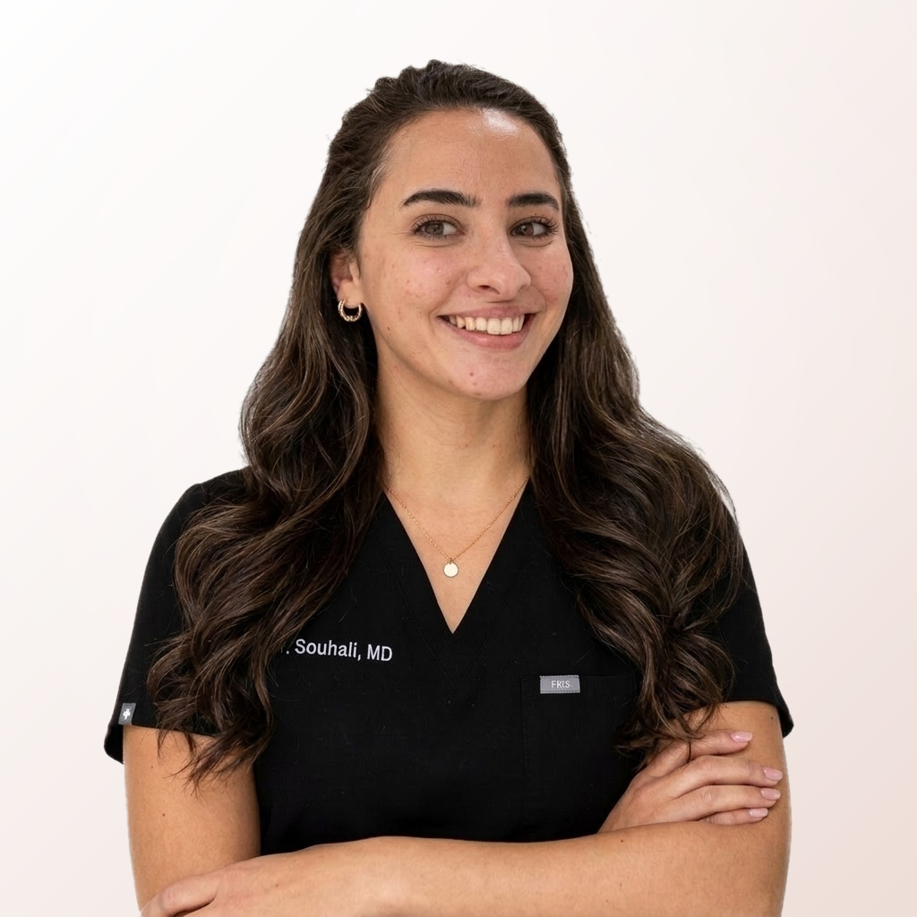 Portrait du Dr Souhali Massilia, médecin fondatrice d'Aurassium Clinic
